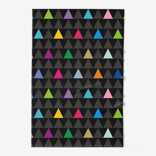 Полотенце «Цветные треугольники на черном фоне»