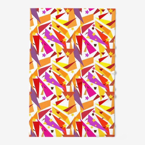 Полотенце «Абстрактный геометрический оранжевый, розовый. фиолетовый, сиреневый узор с треугольниками и звездами на белом фоне»