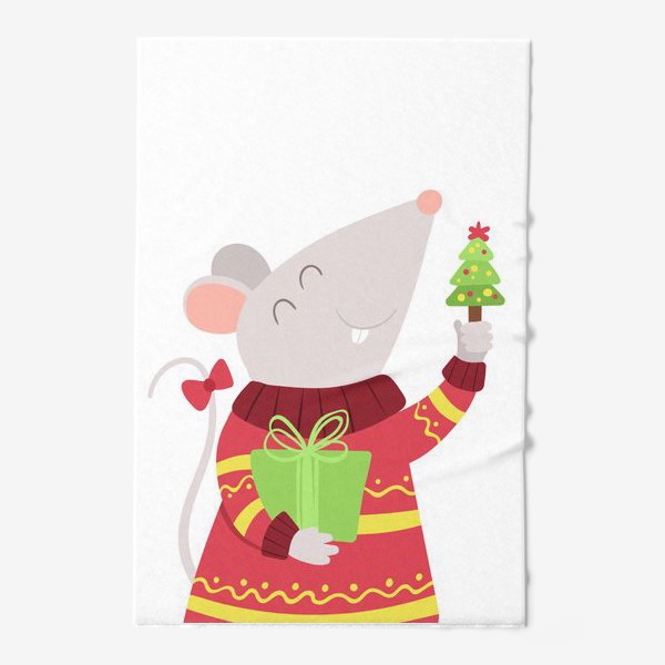 Полотенце &laquo;Мышь с новогодним подарком. Милый мультяшный персонаж с крошечной елью. Мечтательная мышка в вязаном свитере и бантом на хвосте. &raquo;