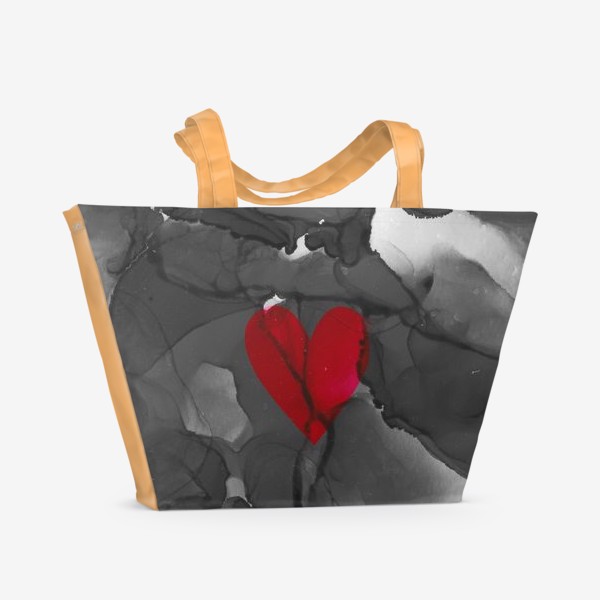 Пляжная сумка «Красное сердце на фоне черных разводов»
