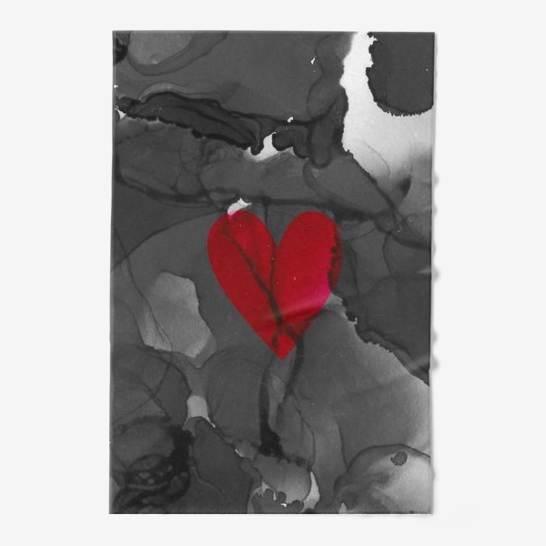 Полотенце &laquo;Красное сердце на фоне черных разводов&raquo;