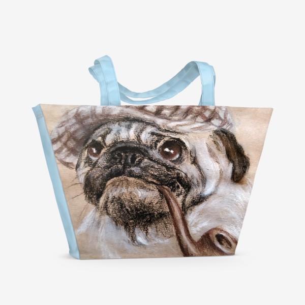 Пляжная сумка «Собака мопс портрет с трубкой и в кепке сыщик»