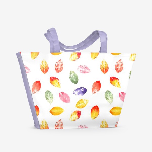 Пляжная сумка «Осенние листья, акварельный паттерн с разноцветными отпечатками листьев на белом фоне»