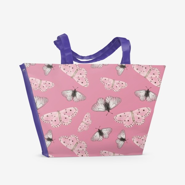 Пляжная сумка «Нежные полупрозрачные белые бежевые серые мотыльки бабочки на розовом фоне»