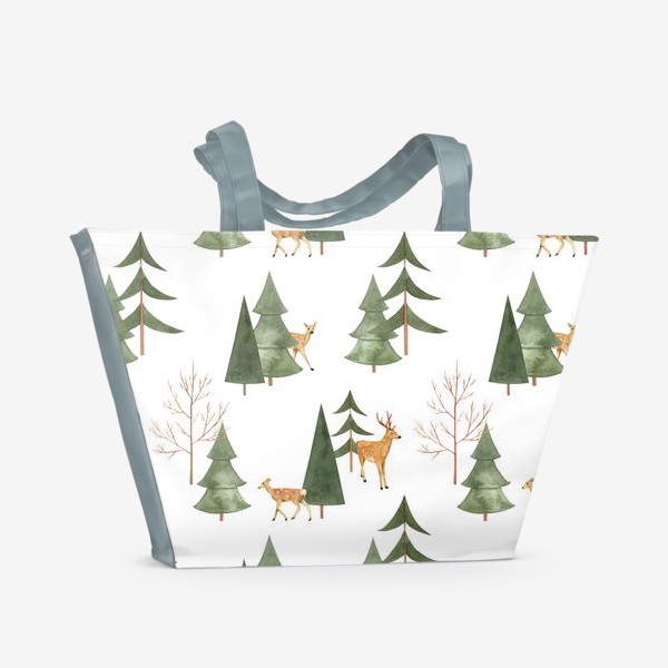 Пляжная сумка «Зимний лес. Акварельный паттерн с оленями и абстрактными деревьями на белом фоне»