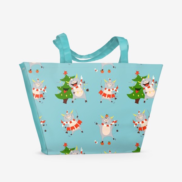 Пляжная сумка «Новогодние быки на голубом фоне Паттерн с елками, мандаринами и символом 2021 года»
