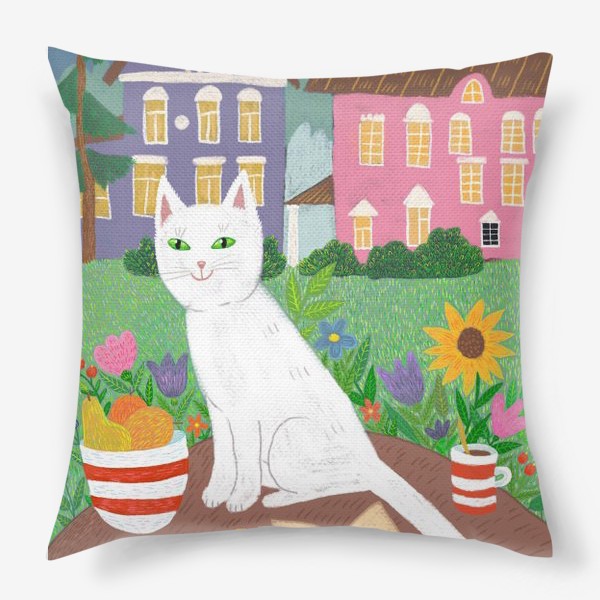Подушка «Милая белая кошка в летнем саду.»