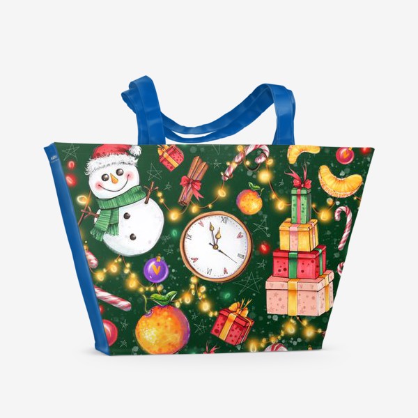 Пляжная сумка «Новогоднее ассорти: снеговик, мандарин, гирлянда - зеленый фон»