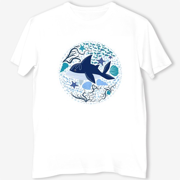 Футболка «Милая акула в скандинавском стиле в окружении ракушек, рыб, водорослей»