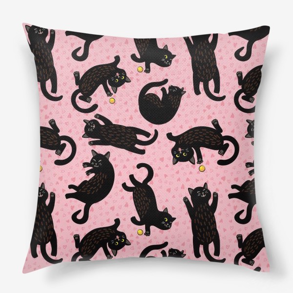 Подушка «Игривый чёрный котенок на розовом фоне»